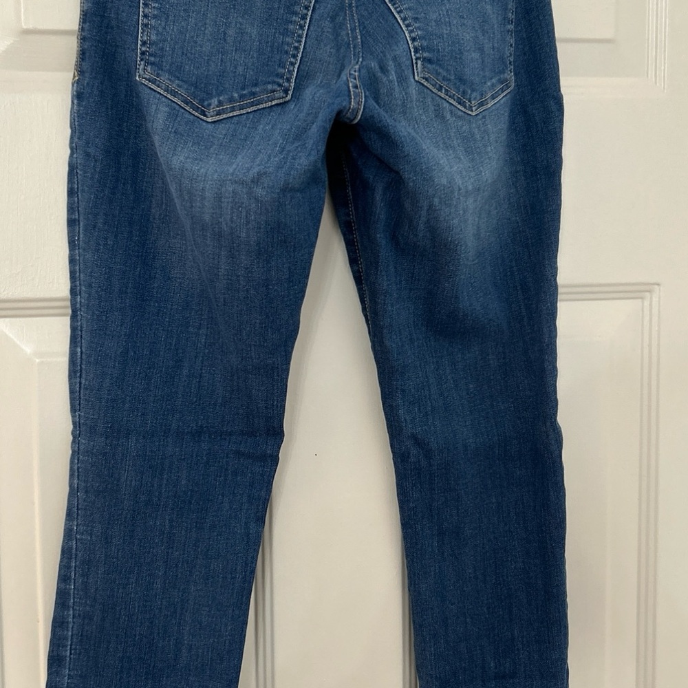Material:68% Cotton, 30% Polyester, 2% Spandex
Condition:Excellent (Likly used)